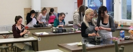 Kochduell zwischen Schülerinnen und Schülern der kooperierenden Werkrealschulen aus Villingendorf und Zimmern